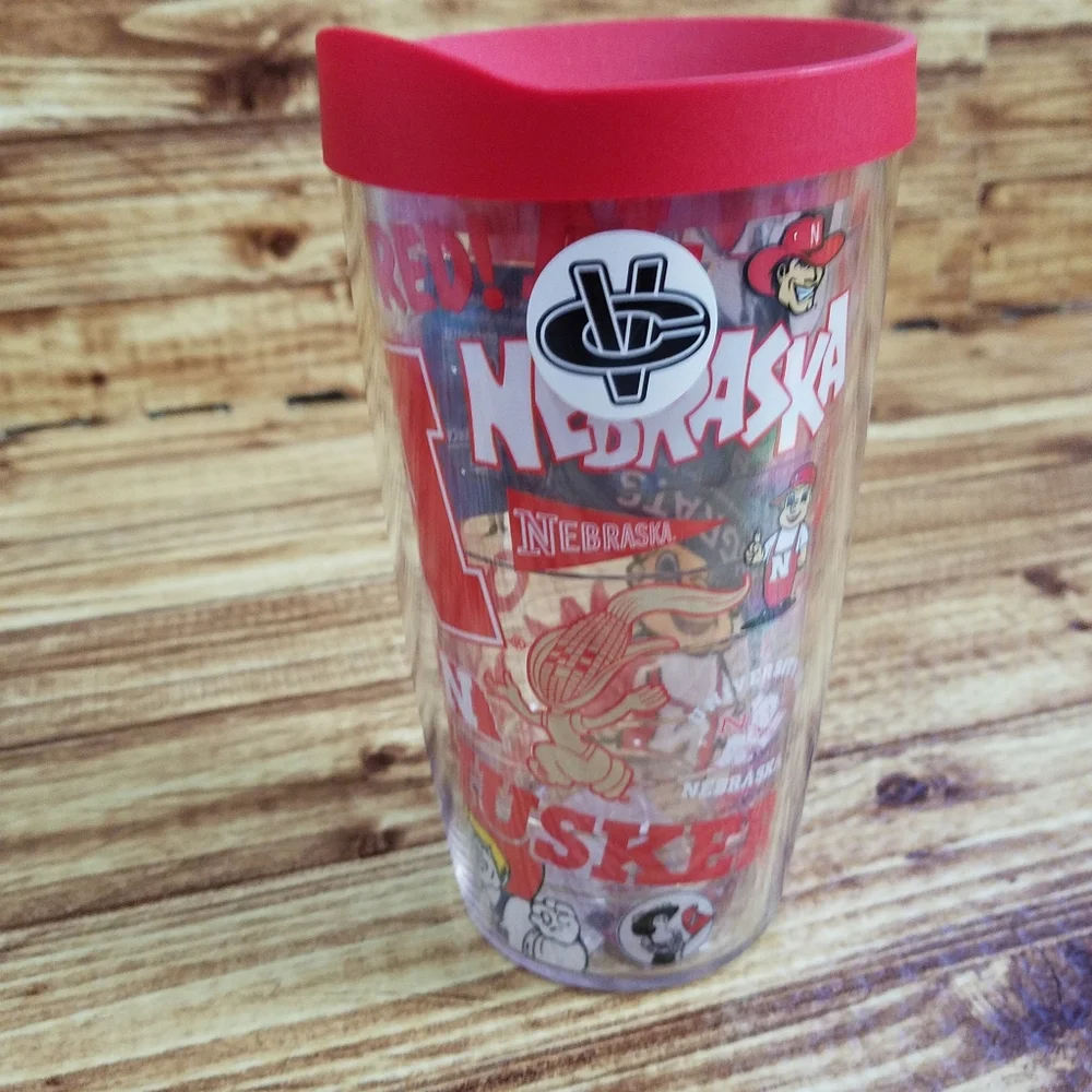 Tervis Red NCAA Football College 16 Oz Tumbler Insulated Cup Glass Cornhuskers